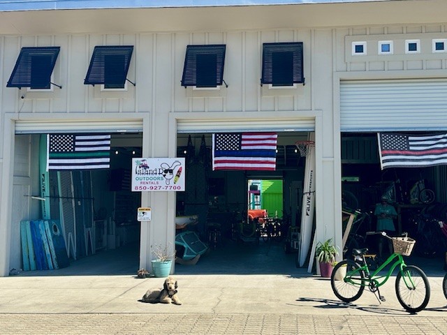Things To Do https://collinsvacationrentals.icnd-cdn.com/images/thingstodo/Island Dog Bike Rentals.jpg